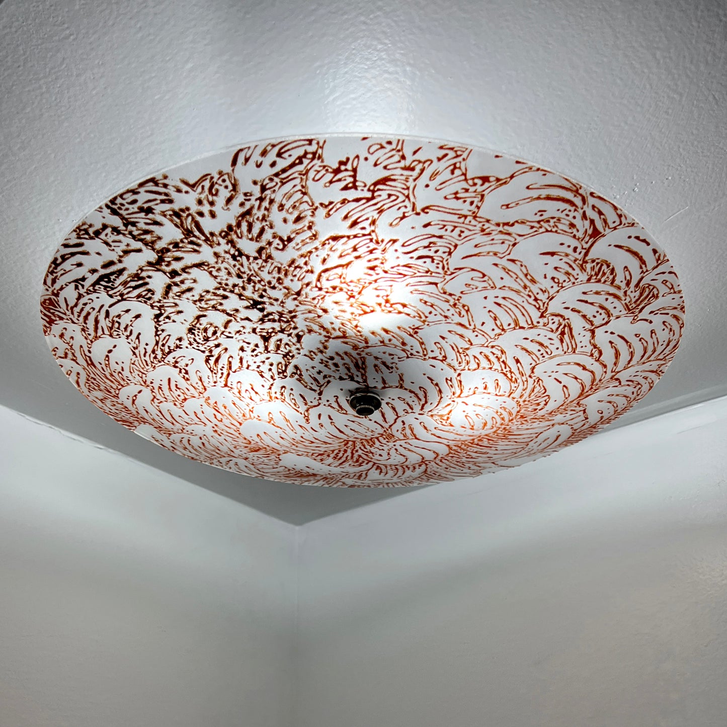 The Chrysanthemum Ceiling Light in Crimson