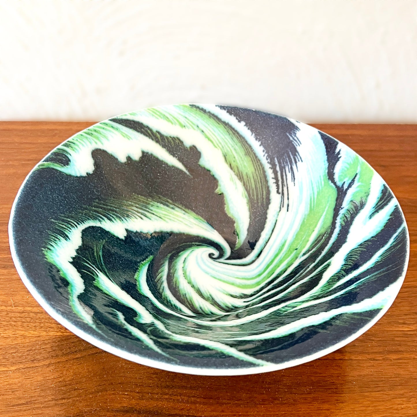 The Big Wave Bowl, Large Cone